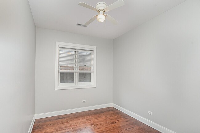 Foto del edificio - 641 E 50th St