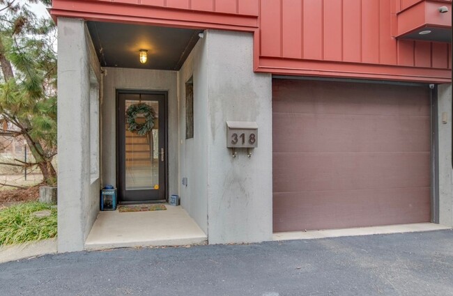 Foto del edificio - 2 BERDOOM 2 BATH GERMANTOWN TOWNHOME