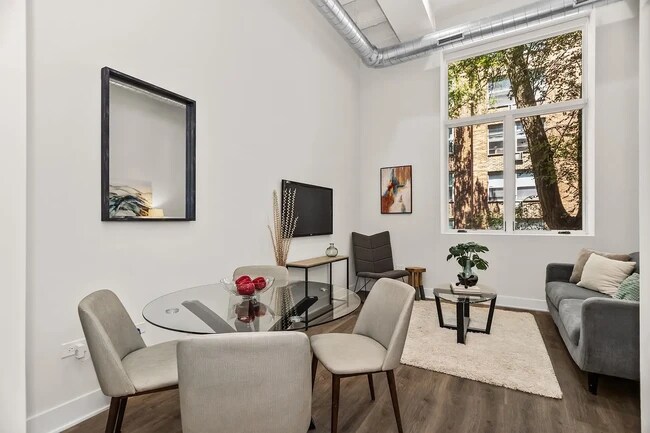 Foto del edificio - 1453 Maple Ave