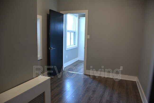 Building Photo - 292 Welland Ave