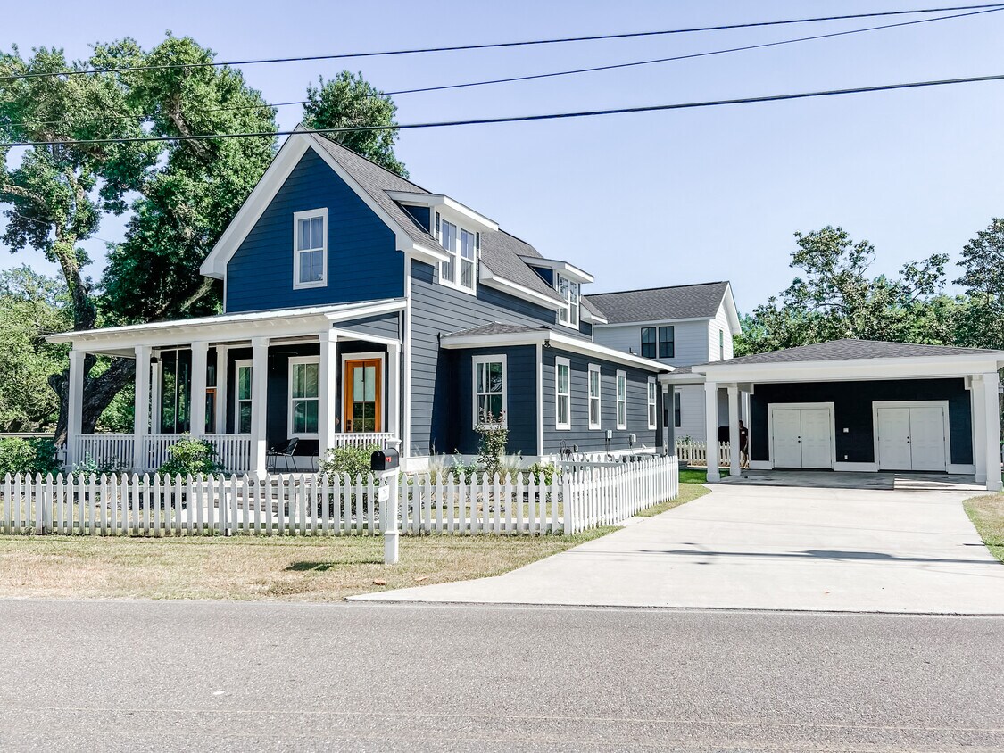 Foto principal - 764 E 2nd St