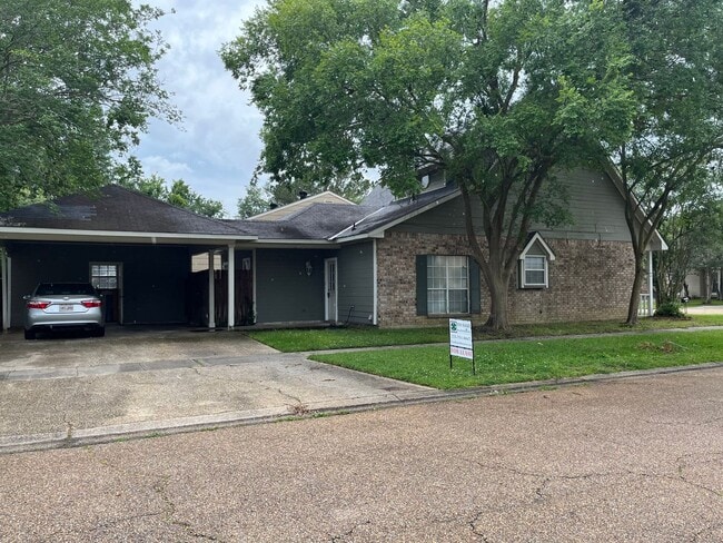 Building Photo - 3 BR/ 2 BA house in Oak Hills Area! Perkin...