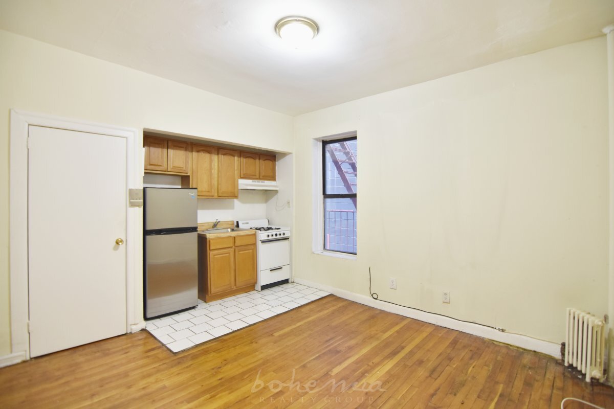 Building Photo - 246 Bradhurst Ave