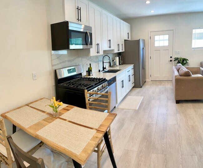 Foto del edificio - 19934 Saticoy St