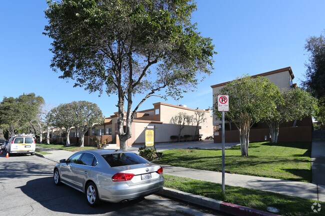 Foto del edificio - Eton Gardens Apartments