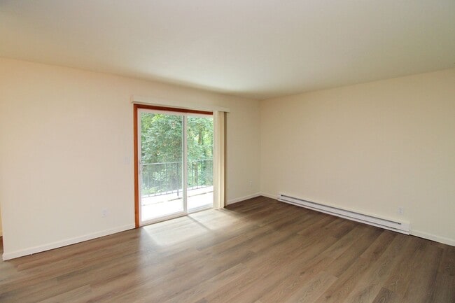 Building Photo - 3736 SW 10th Ave