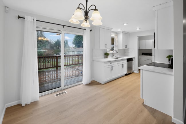 Building Photo - 10664 63rd Ave S