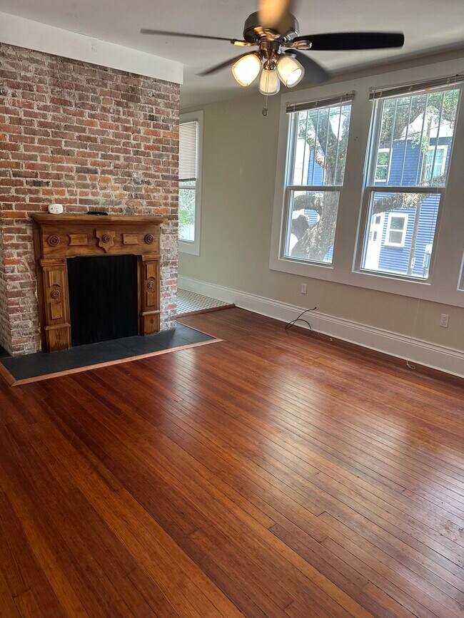 Foto del edificio - 2440 Palmer Ave