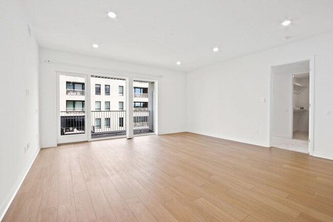 Photo - Luxury Living House