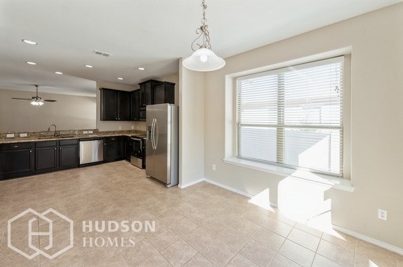 Foto del edificio - NOW AVAILABLE! - 800 Whitemarsh Dr, Aubrey...