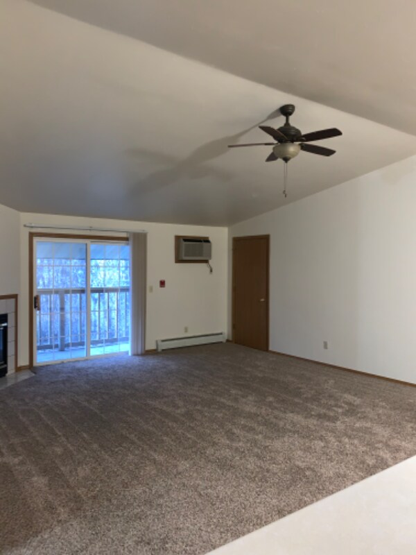 Building Photo - 903 Taylor 1,075 3 Bdr