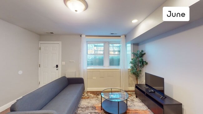 Building Photo - ROOM ONLY in 3-bed/2.0-bath Home