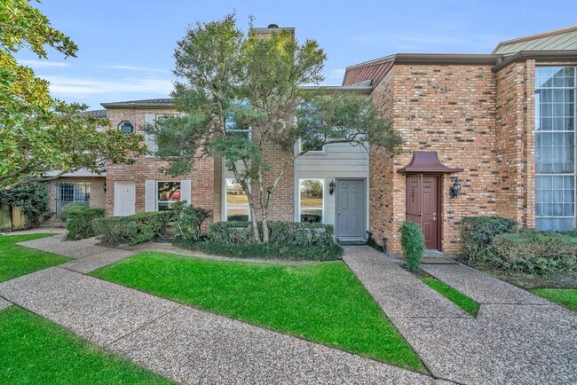 Building Photo - 6111 Beverly Hill St