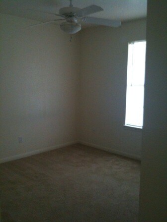 Foto del edificio - 910 Crymes Ln