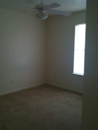 Building Photo - 910 Crymes Ln