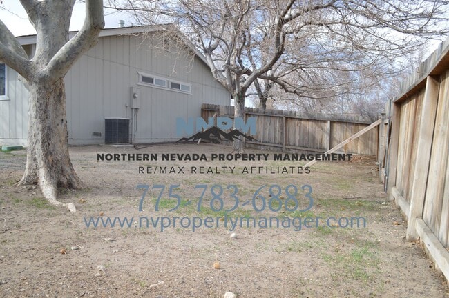Building Photo - 4 Bed ~ 2 Bath ~ Large Home on Corner lot off of S McCarren in Donner Springs Neighborhood~ FOR RENT