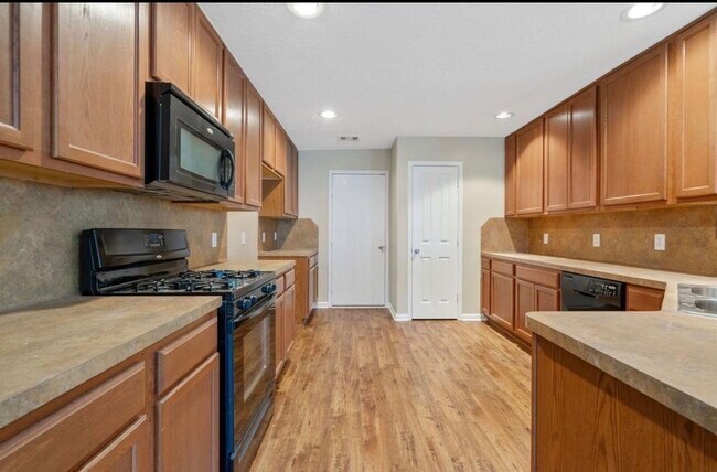 Building Photo - 3134 Ribbon Creek Way
