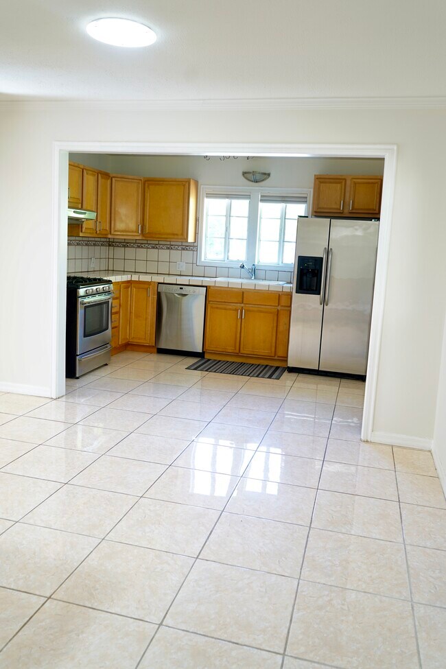 Foto del edificio - 10748 Westminster Ave