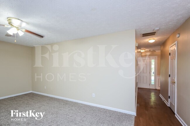 Building Photo - 3710 Wake Robin Way