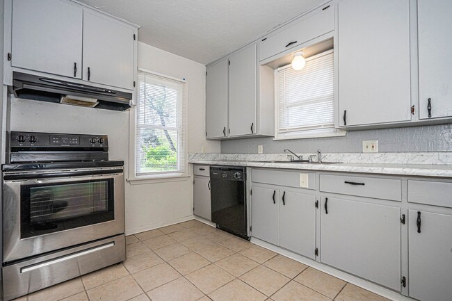 Foto del edificio - Updated 3 Bed - 1 Bath in Bethany!