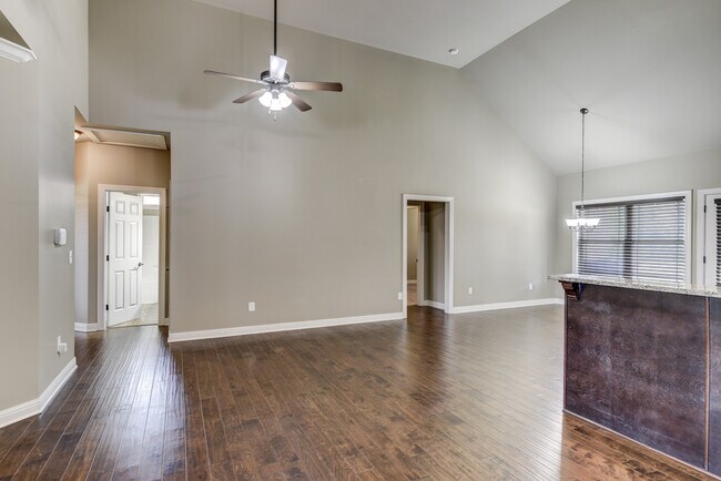 Foto del edificio - 342 Big Station Camp Blvd
