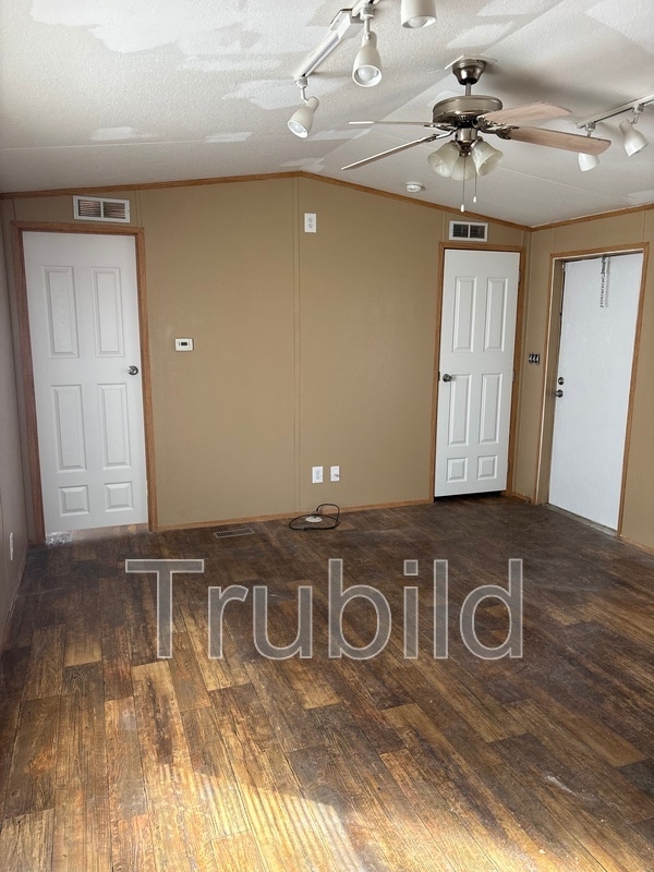 Building Photo - 113 Somerset Dr