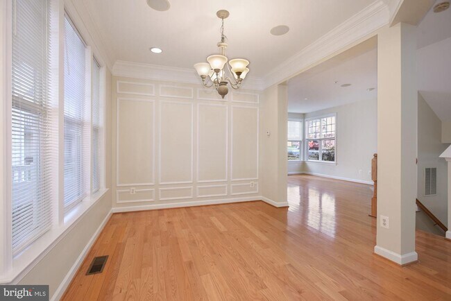 Building Photo - 8912 Song Sparrow Dr