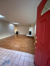 Building Photo - 447 W 2nd St