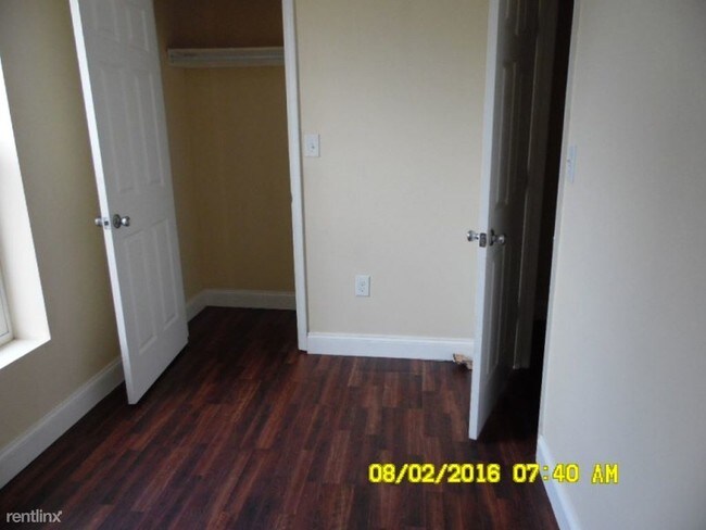Foto del edificio - 4831 Pennington Ave