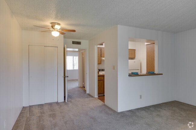 1BR, 1BA - 658SF - Desert Meadows