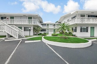 Building Photo - 2004 Lake Osborne Dr