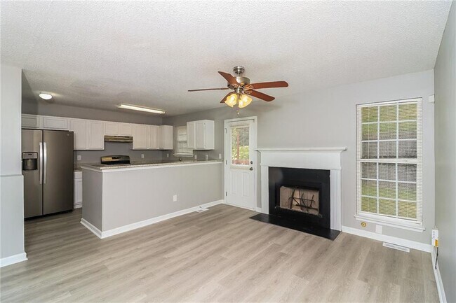 Foto del edificio - 1250 Augusta Woods Dr