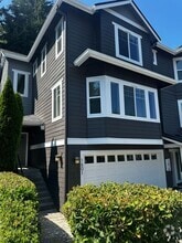 Building Photo - 5583 Lakemont Blvd SE
