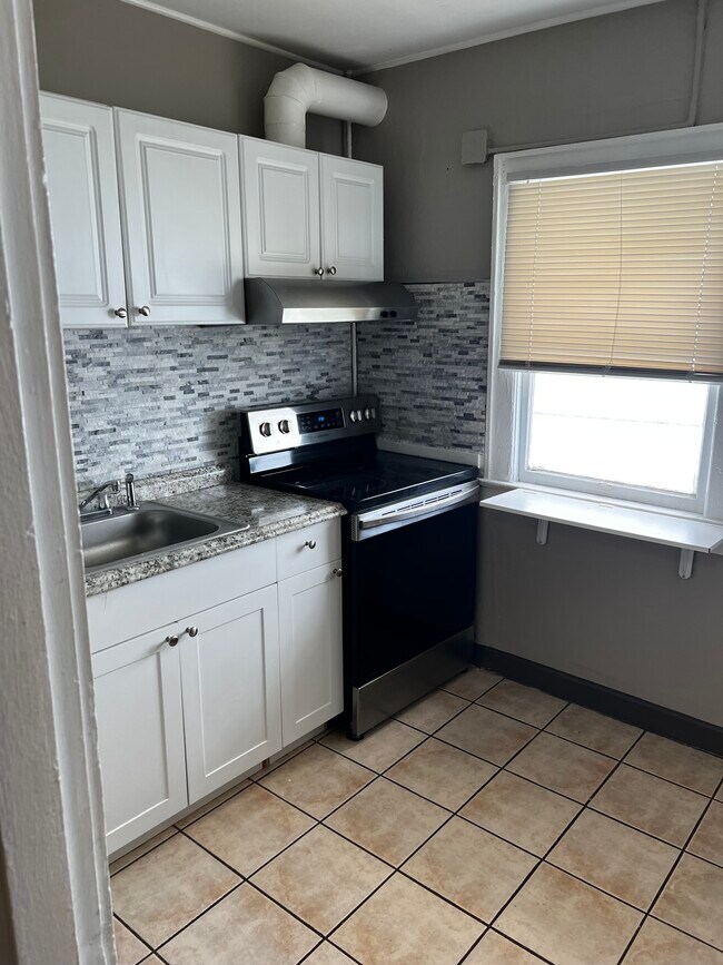 433 Delmar Ter S Unit 3, Saint Petersburg, FL 33701 Apartments 433 Delmar Ter S Saint