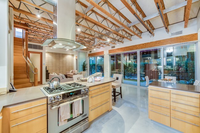 Foto del edificio - 621 San Juan Ave