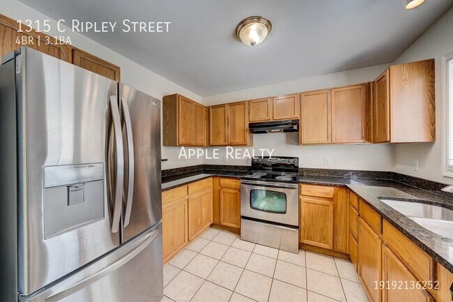 Foto del edificio - 1315-C Ripley St - Available now!  **Speci...