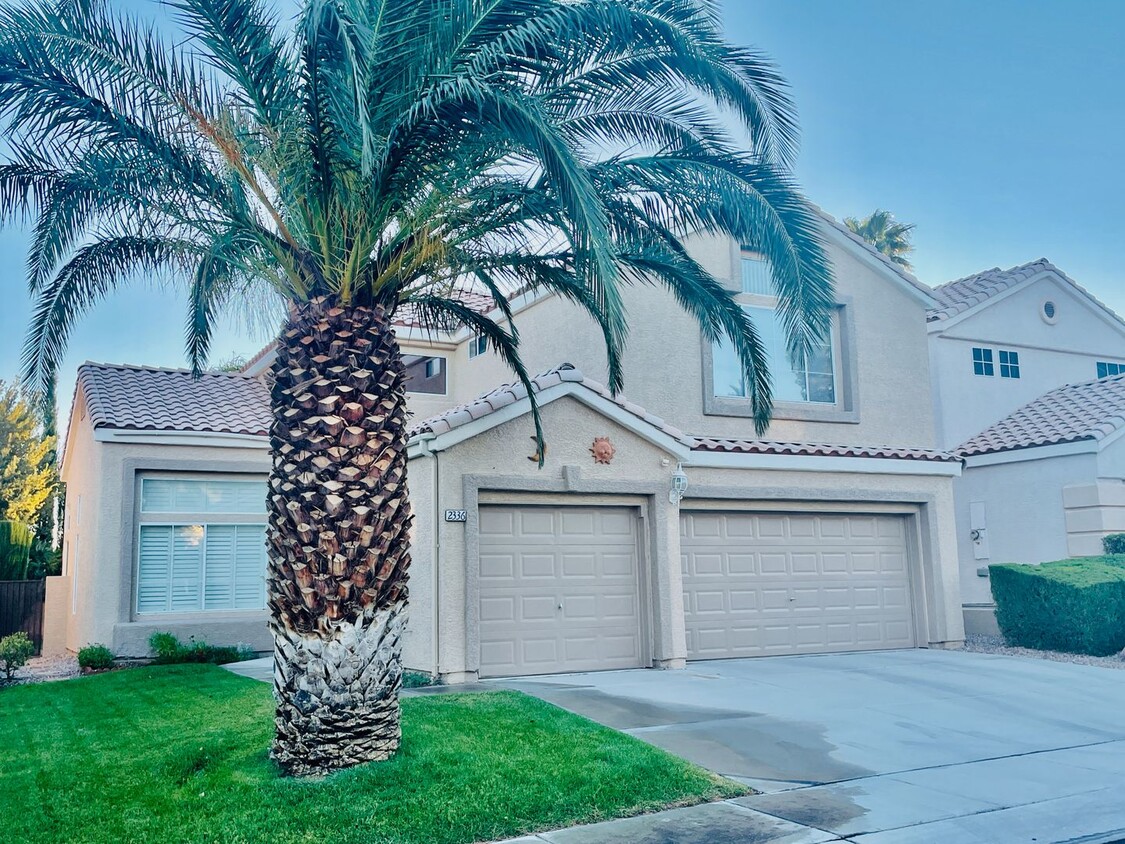 Foto del edificio - COMING SOON: 4 Bd, 3 bth in Stunning in Su...