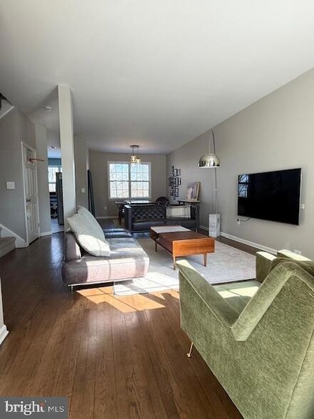 Foto del edificio - 83 Shelley Cir