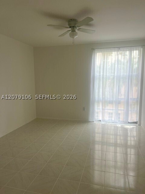 Foto del edificio - 17560 Atlantic Blvd