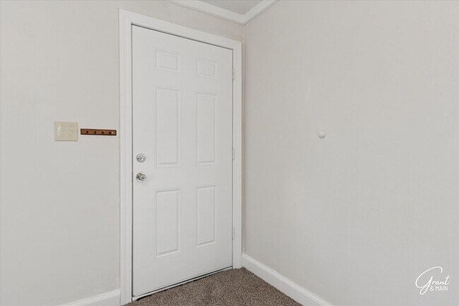 Foto del edificio - 2 Bedroom-1 Bath-$1300/month