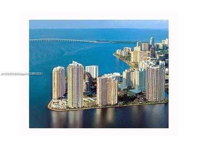 Foto principal - 888 Brickell Key Dr