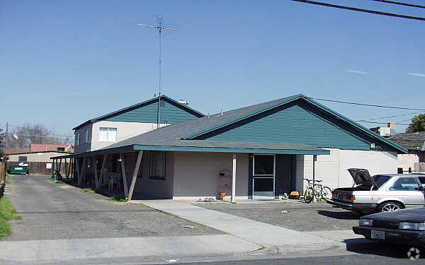 Foto del edificio - 20090 1st St