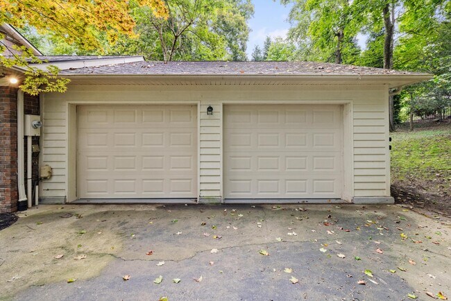 Building Photo - 729 Thornwood Pl