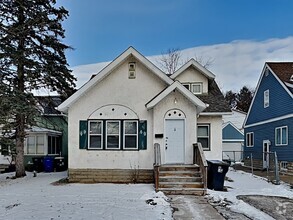 Building Photo - 1649 York Ave