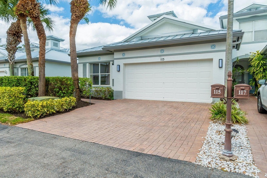 Primary Photo - 115 Coconut Key Ln