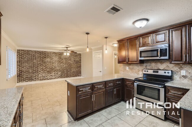 Building Photo - 8310 E University Dr