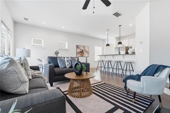 Foto del edificio - 1883 Plainsboro Dr