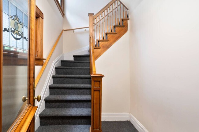 Building Photo - 283 Marlborough Rd
