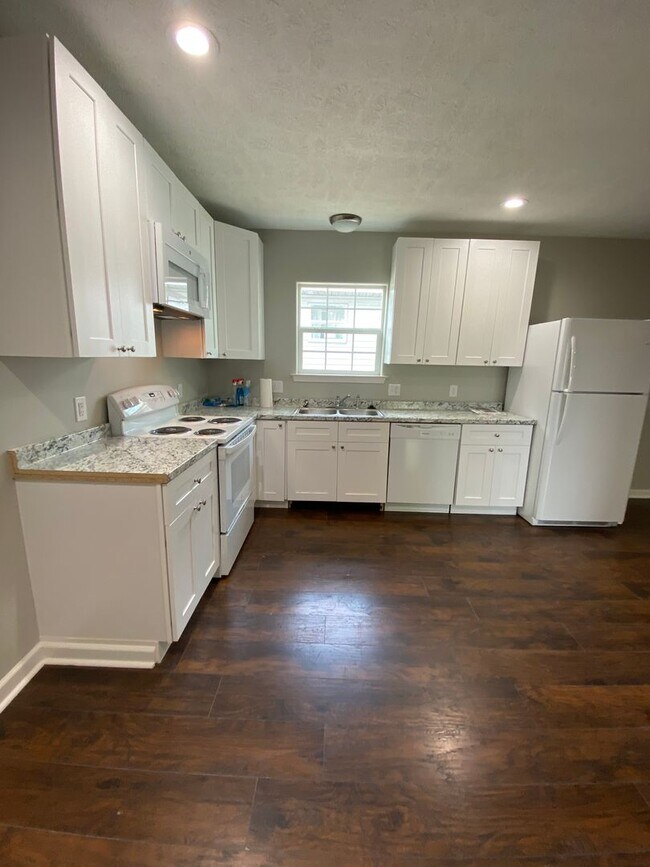 Foto del edificio - 2915 Enterprise Blvd