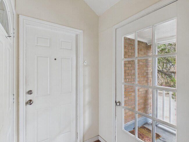 Foto del edificio - 5110 Academy St